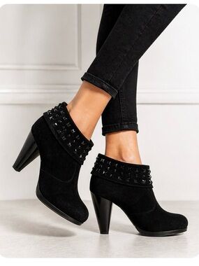 Kenneth Cole Reaction Black Studded Heels Booties Size 6